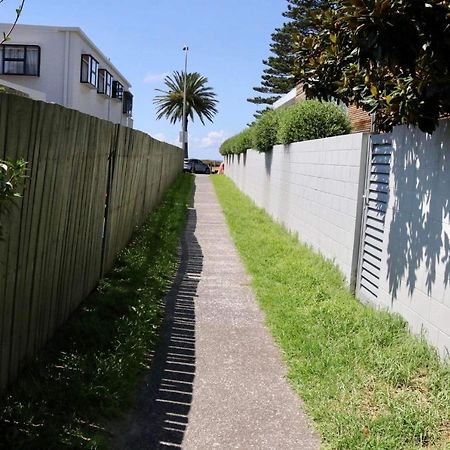 Retreat On Rita ~ Downtown Mount Maunganui With Beach Access Exterior photo